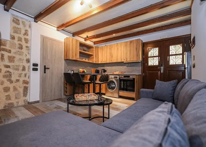 Medieval Apartment Estiva